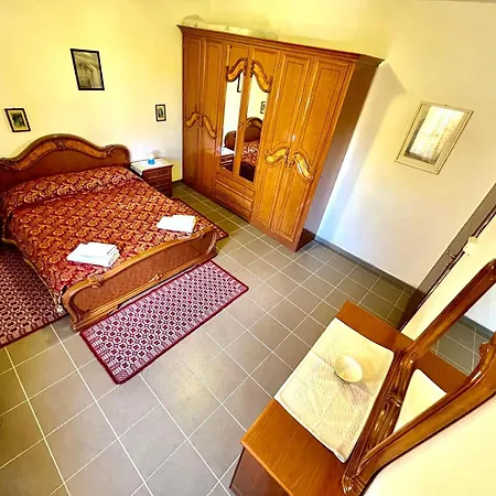 Casa Mare E Montagna Nyaraló