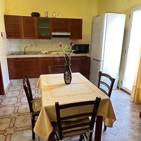 Mare E Montagna بيت للعطل *